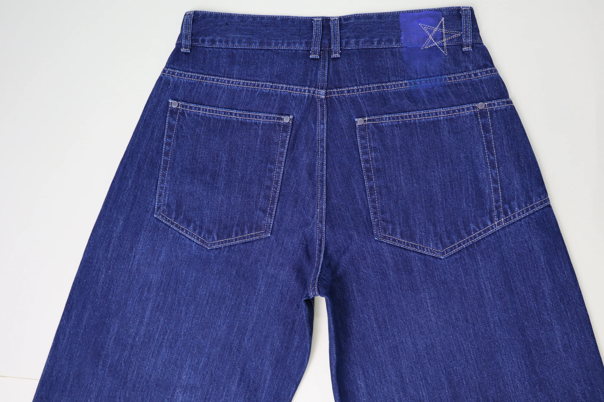 와이드 배럴핏 데님팬츠 (Wide barrel denim pants) CBJ27001